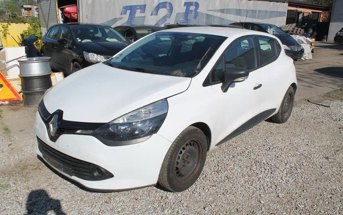 wielkopolskie Renault Clio cena 15900 przebieg: 283313, rok produkcji 2016 z Józefów